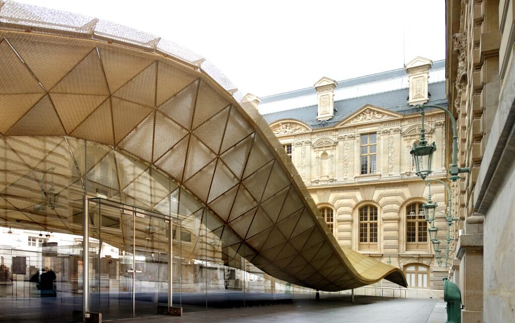 louvre paris streckmetall gold 02
