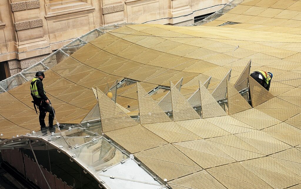 louvre paris streckmetall gold 05