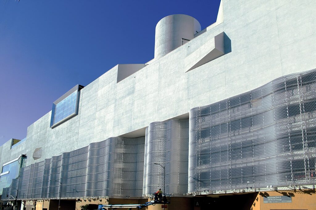 streckmetall architektur fassade beverly center huge waves coverage los angeles masche mtc la 400 03