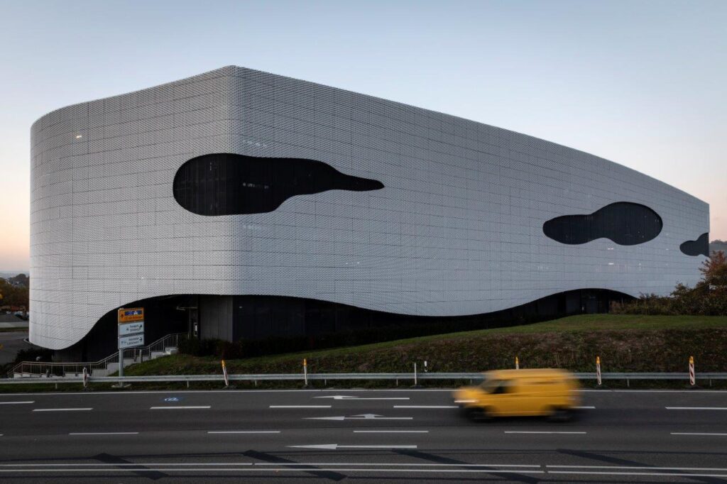 streckmetall architektur fassade lidl parkhaus neckarsulm masche mtc r257 01