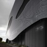 Streckmetall für Architektur Fassade Großmasche Parkhaus Seitenansicht