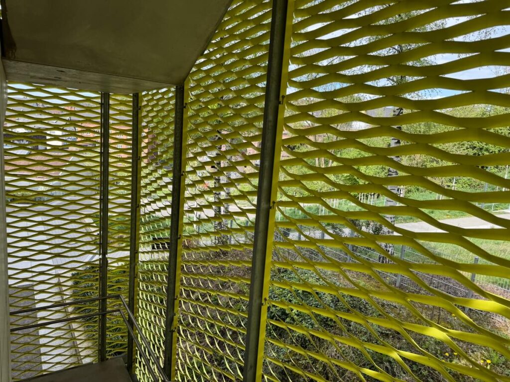 streckmetalle architektur fassade bob campus masche LA400 08 tiny
