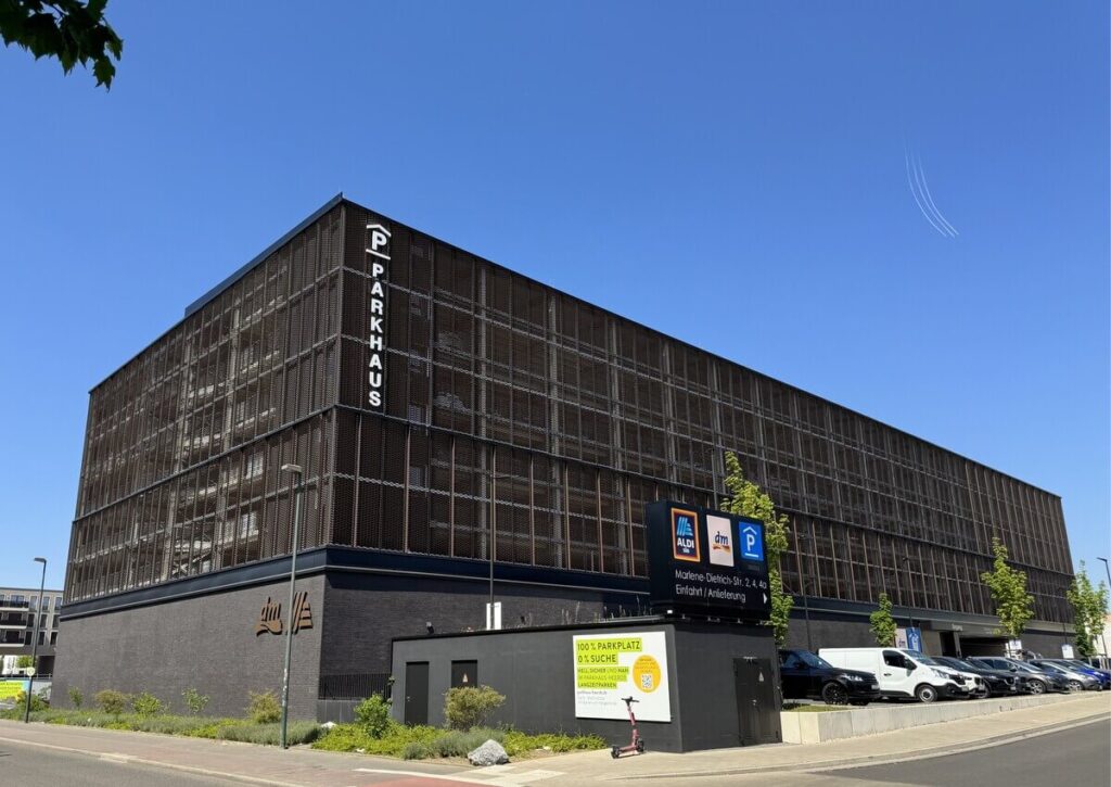 Streckmetall Architektur Parkhaus DUS Ansicht 1 E300 bearbeitet